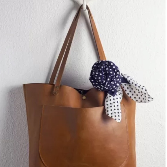 VTG ANOKHI SCARF IN CORNFLOWER BLUE - Picture 11 of 11